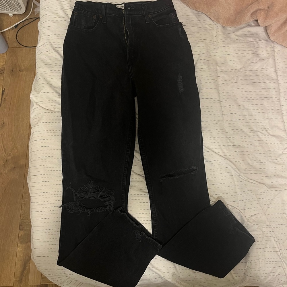 Abercrombie curve love 90s straight jean, high rise, worn once, side 25R